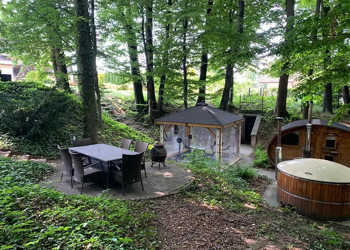 Z Kominkiem Sauna Jacuzzi Hydromasaz アパート Simoradz