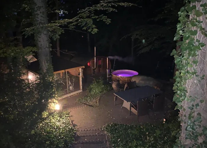 Z Kominkiem Sauna Jacuzzi Hydromasaz アパート *